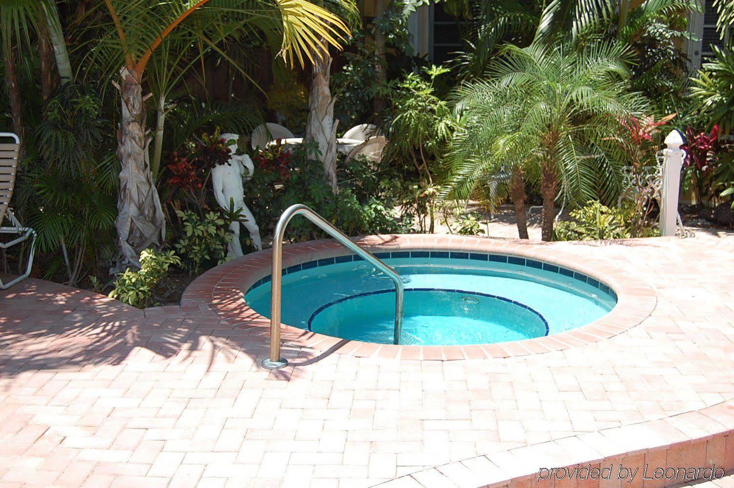 ALCAZAR RESORT- GAY MENS RESORT 3⋆ ::: FORT LAUDERDALE, UNITED STATES :::  COMPARE HOTEL RATES